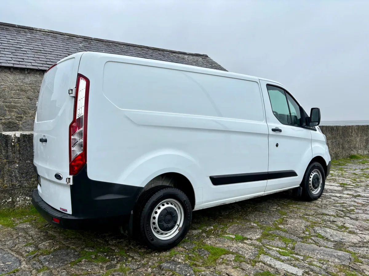 2023 Ford Transit Custom - Image 4