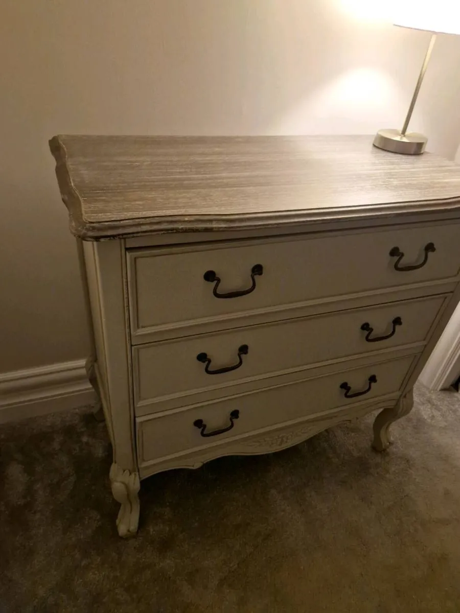 Vintage-Style French Provincial Chest of Drawers - Image 2