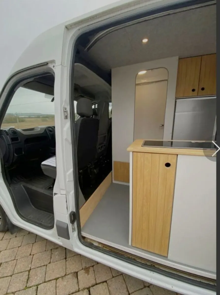Camper van - Image 3