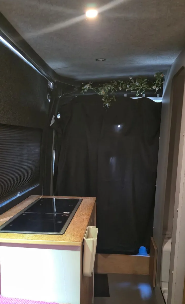 Camper van - Image 4