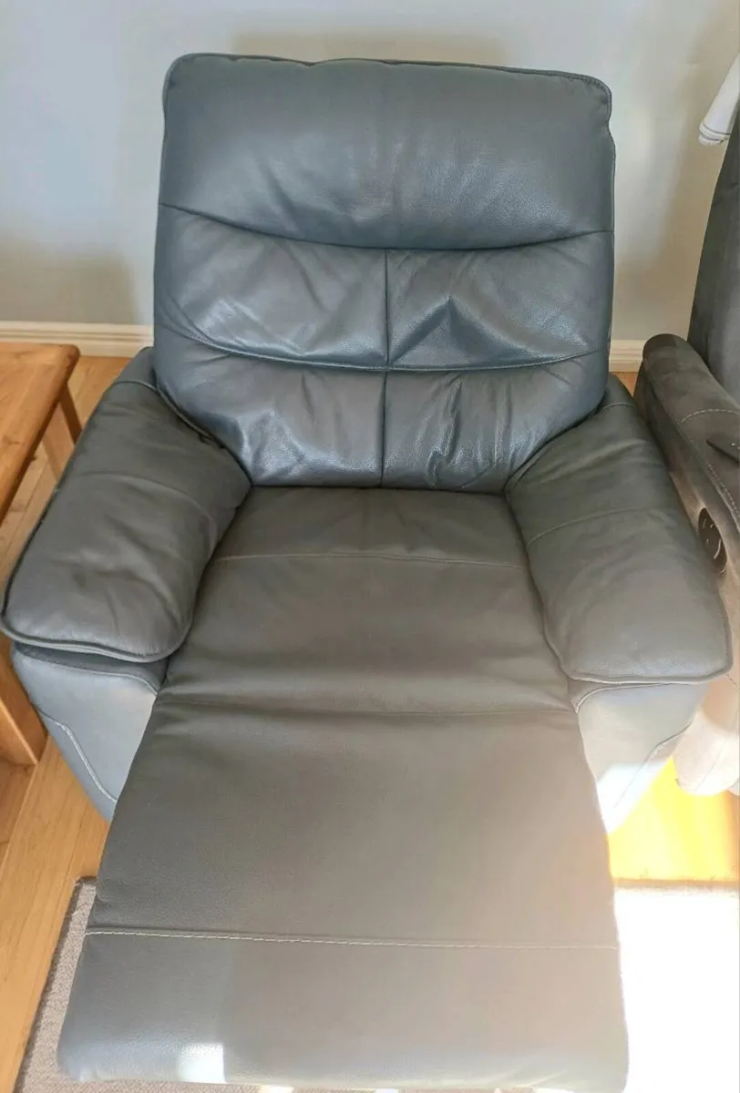 Armchair - Image 3