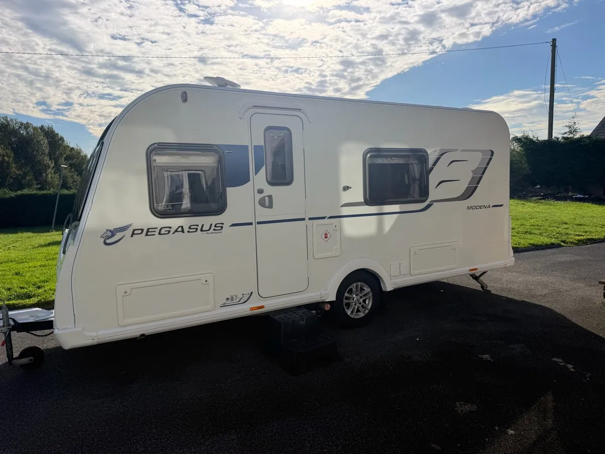 2017 Bailey Modena fixed bed - Image 1