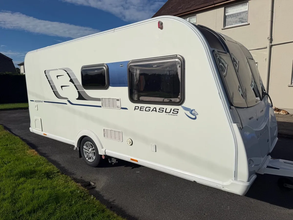 2017 Bailey Modena fixed bed - Image 2