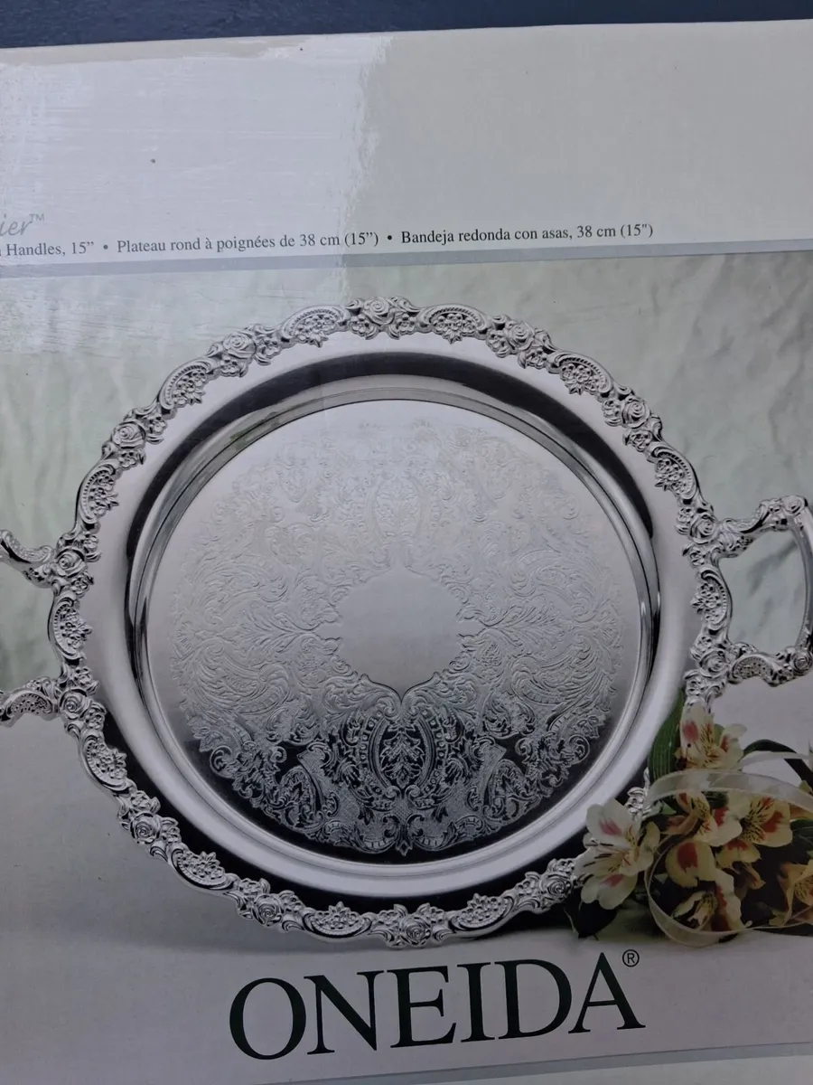 Oneide Round Tray with Handles 15" - Image 3
