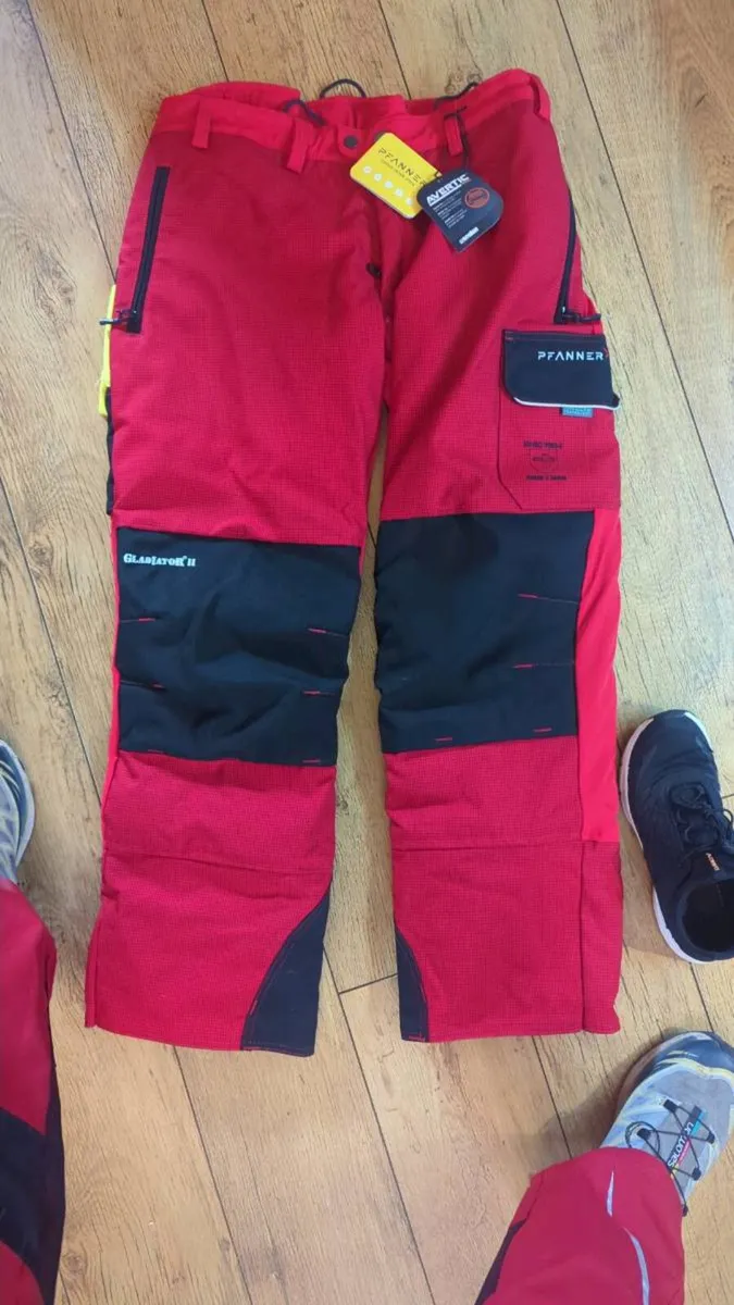Chainsaw pants