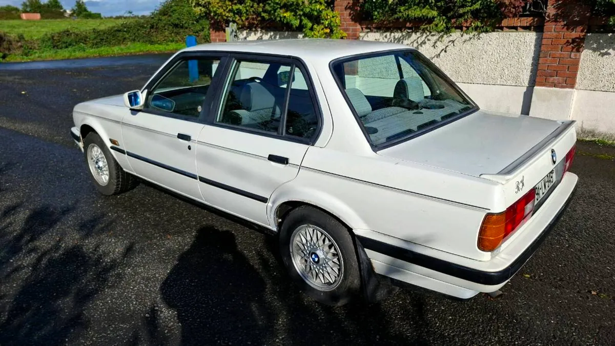 BMW E30 316i Lux - Image 2
