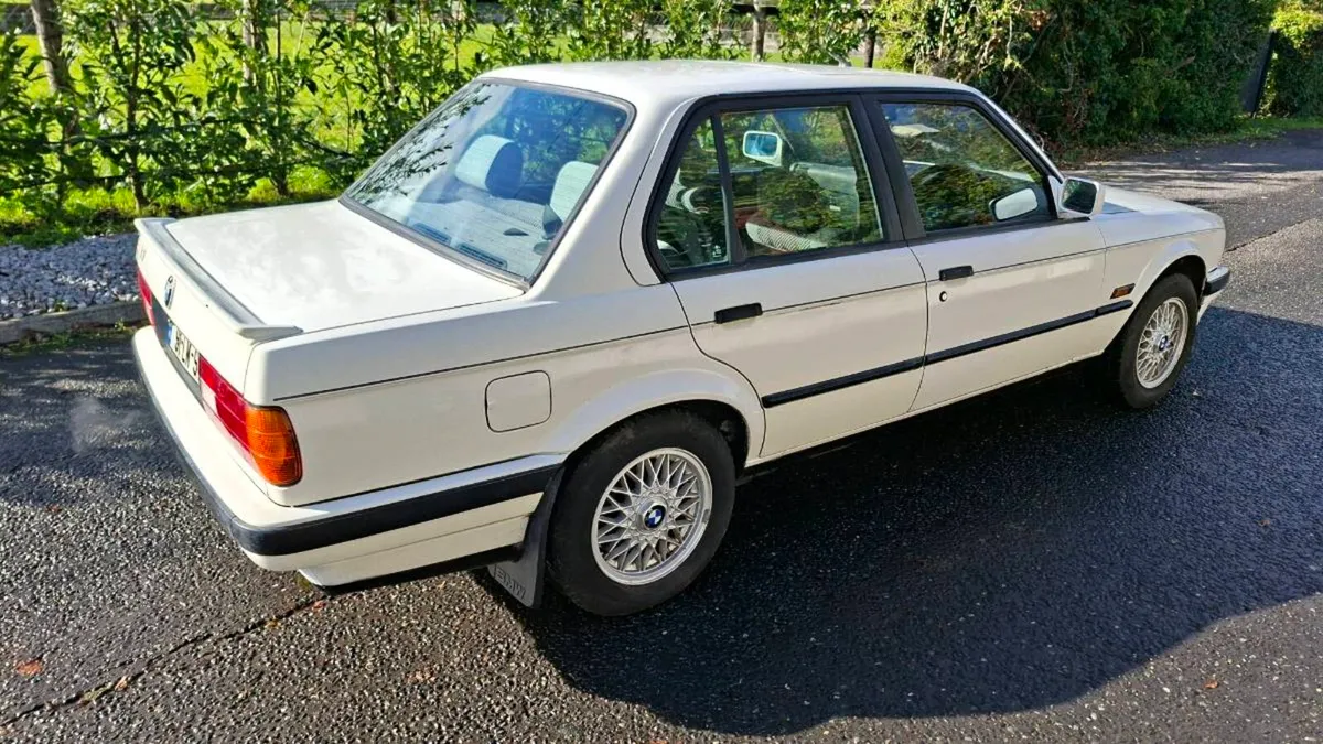 BMW E30 316i Lux - Image 4