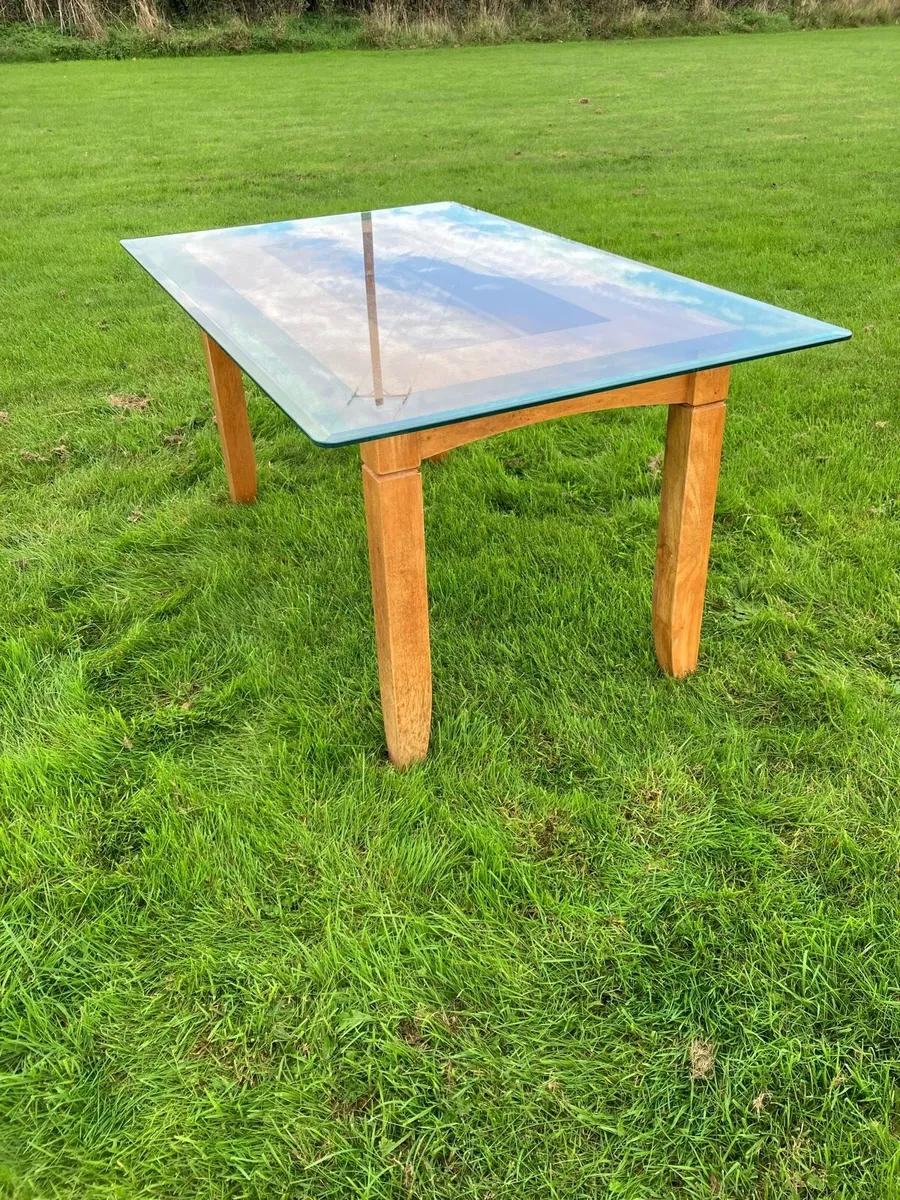 Glass table - Image 1