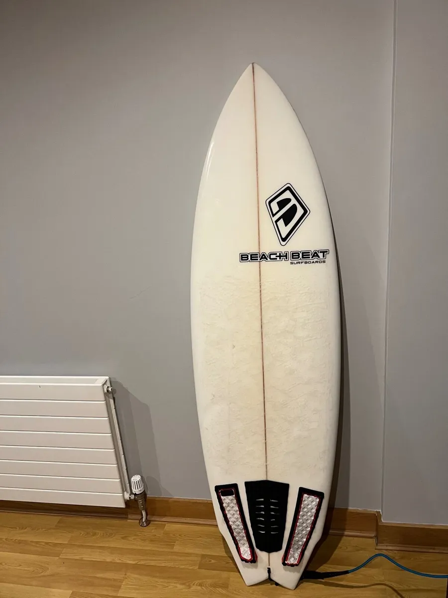 Beach Beat Fish Surfboard 5’7” + Brand-New Fins - Image 1