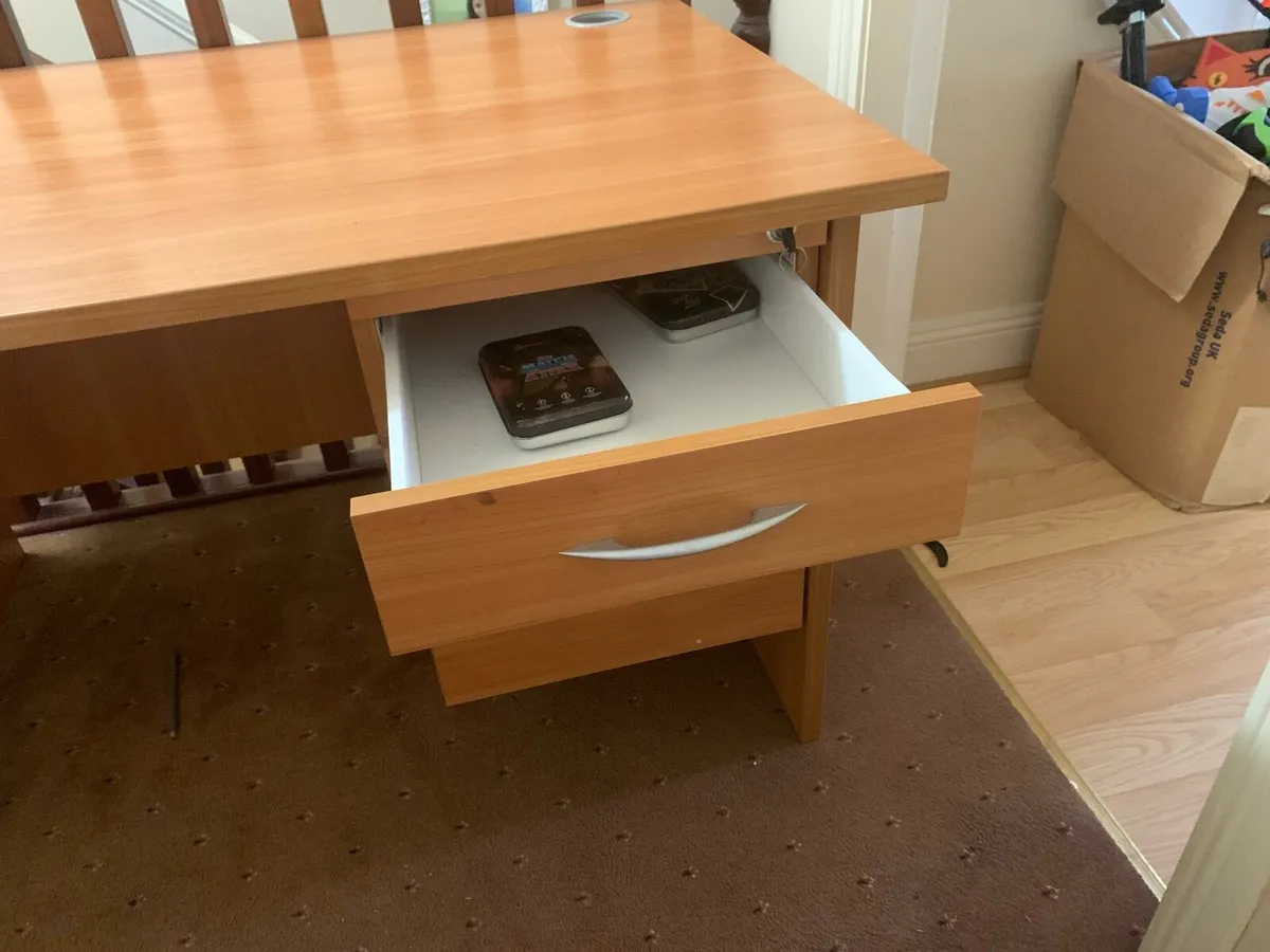 Professional office table - Image 1