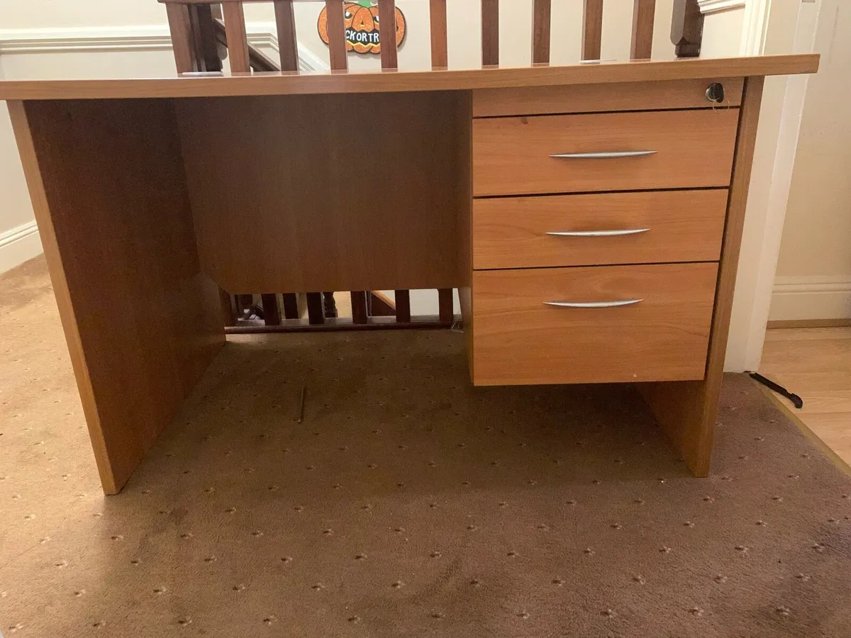 Professional office table - Image 2