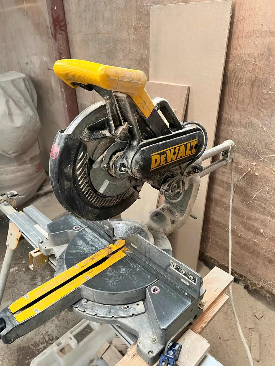 De Walt chop saw - Image 2