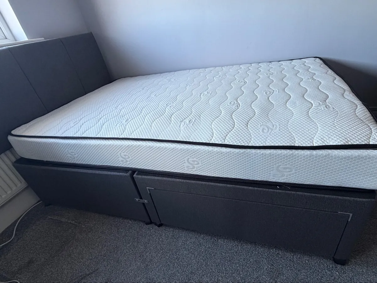 Small Double 4ft Divan bed and mattress - Image 3