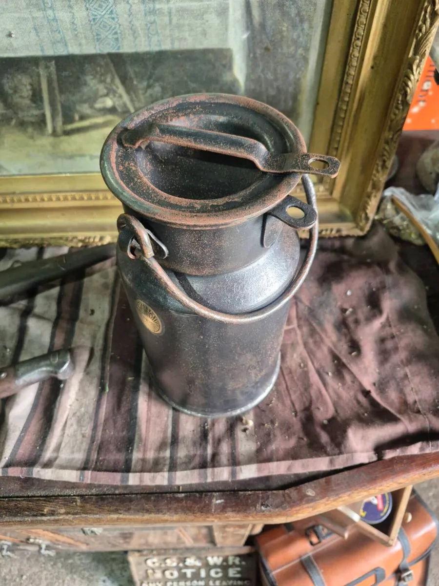 Antique 4pt milk churn. - Image 2