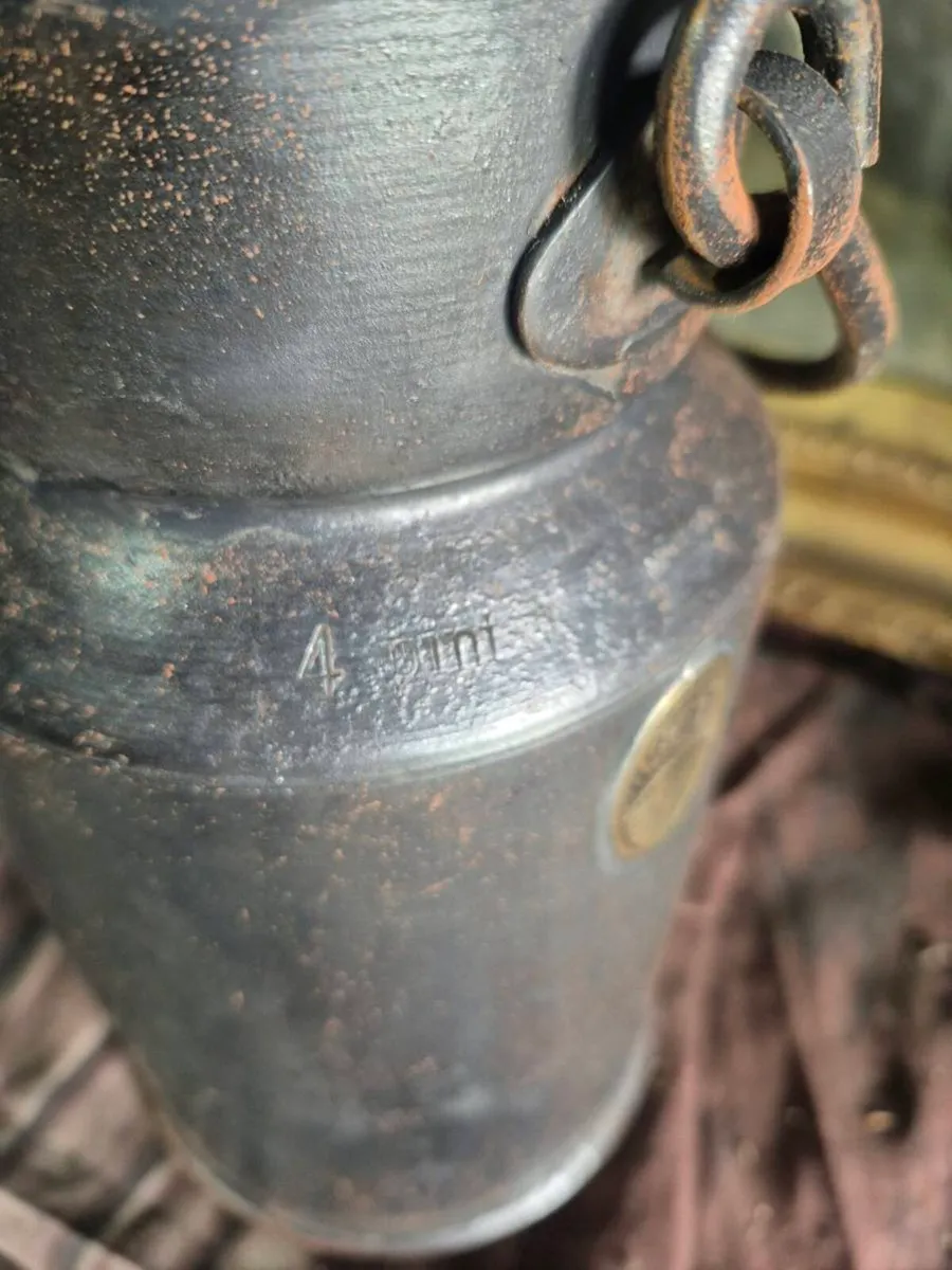 Antique 4pt milk churn. - Image 4