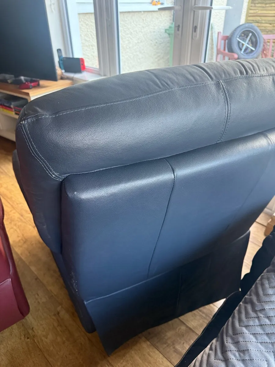Two Leather reclining armchairs - Image 4