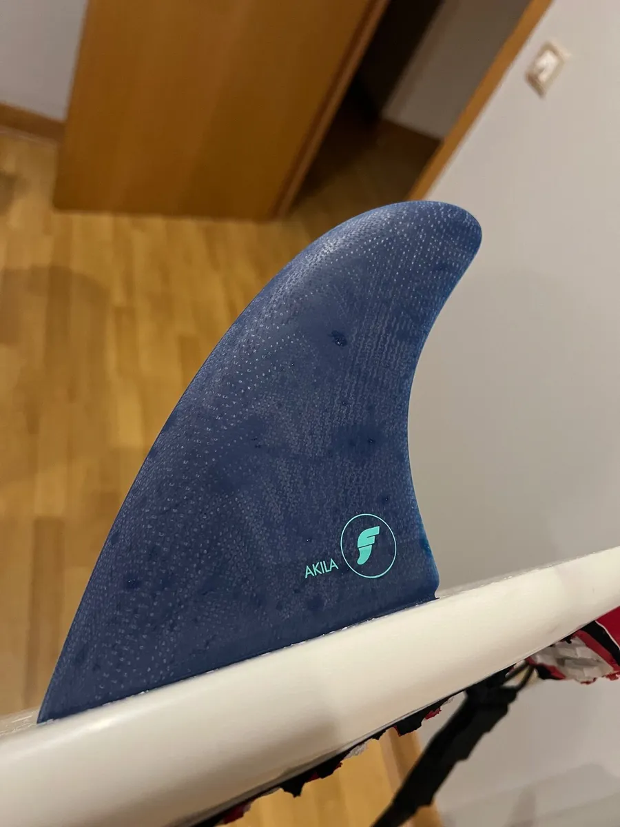 Beach Beat Fish Surfboard 5’7” + Brand-New Fins - Image 4