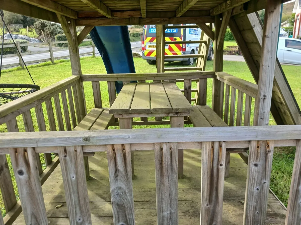 Wooden playhouse - Image 2