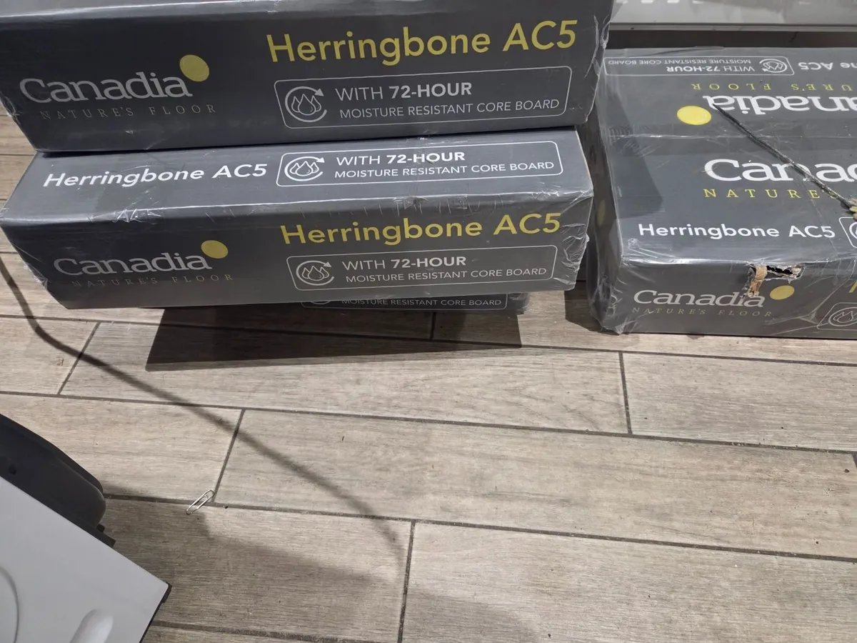 Flooring herringbone - Image 1