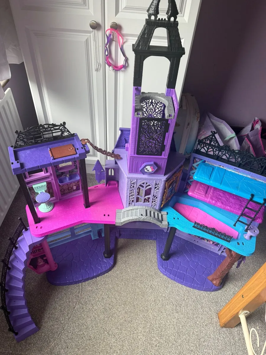 Monster high house - Image 2