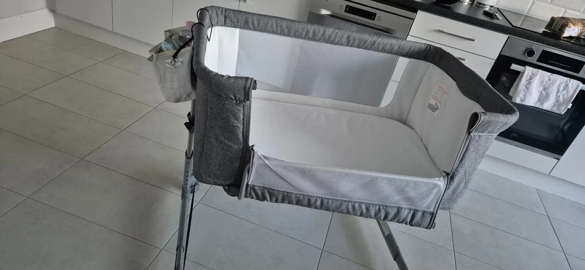 Baby next to me - Image 2