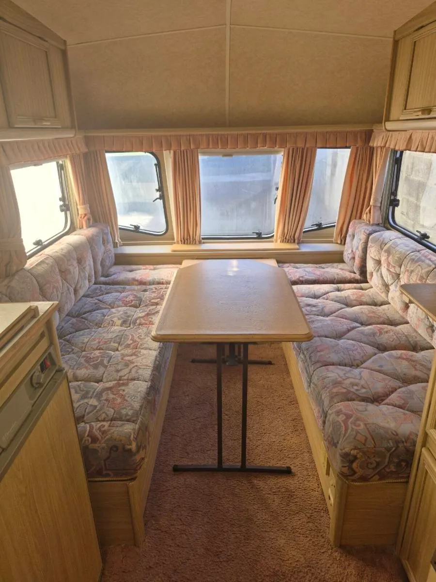 Caravan - Image 4