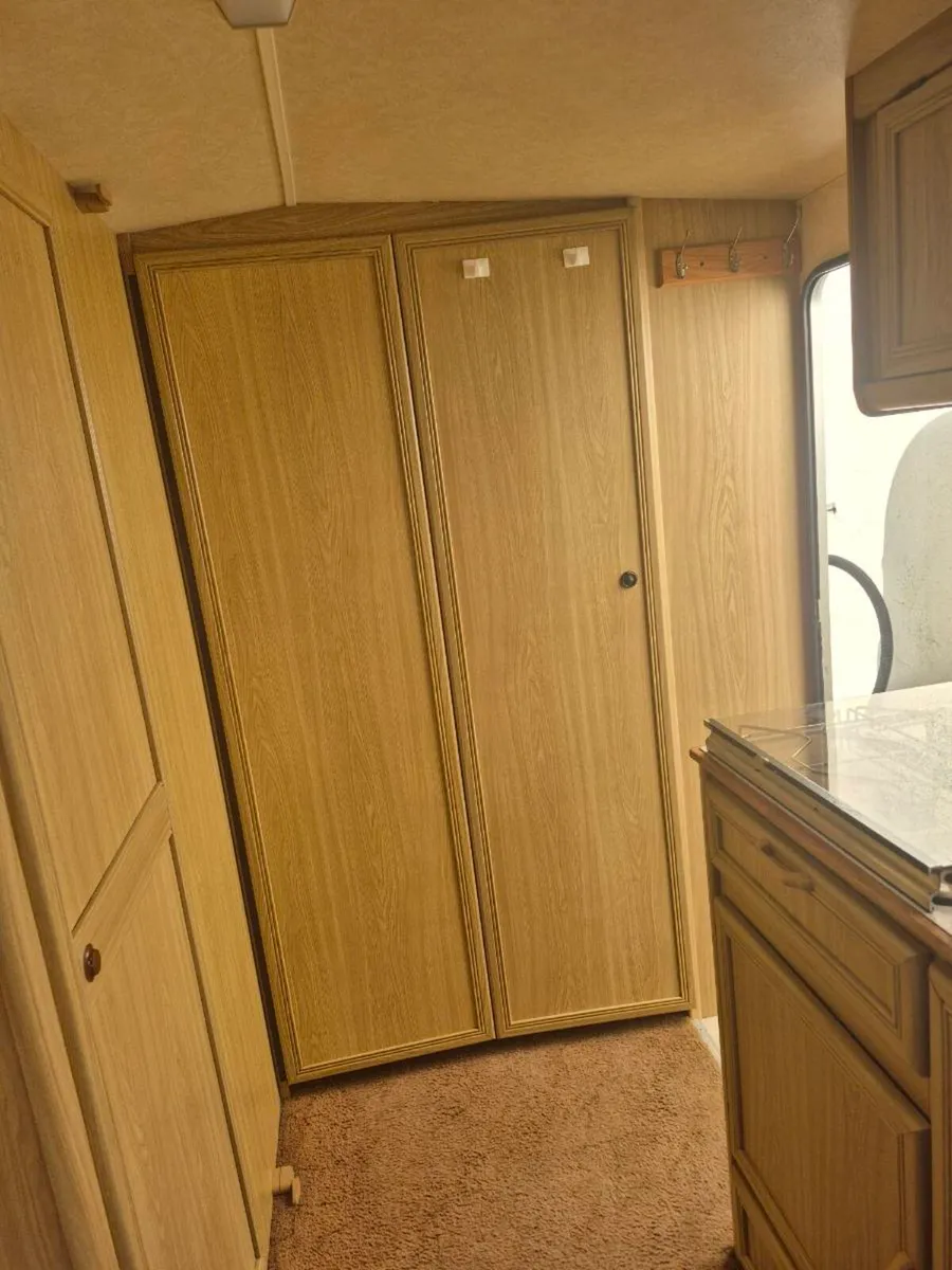 Caravan - Image 3