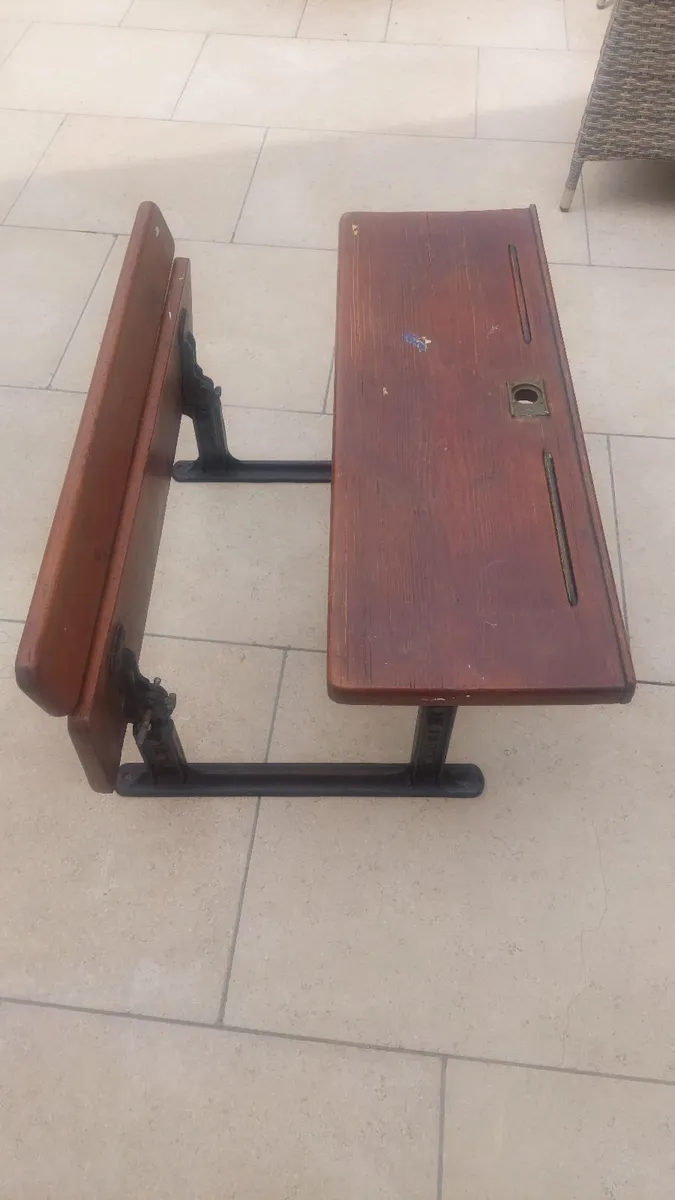 School desk - Image 2