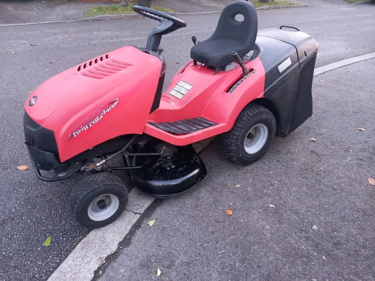 Castlegarden ride on lawnmower - Image 2