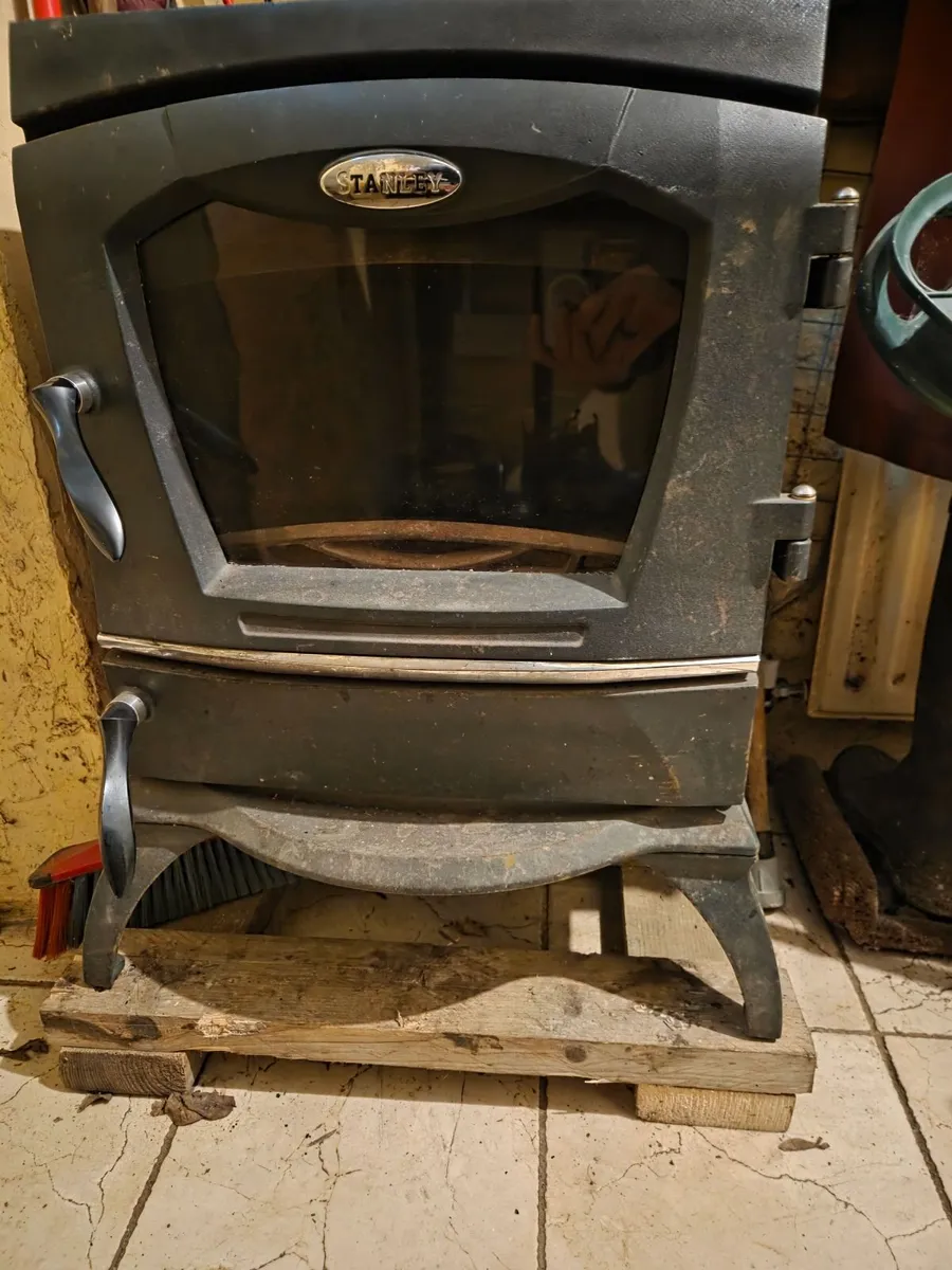 Stanley Lissmore stove - Image 1
