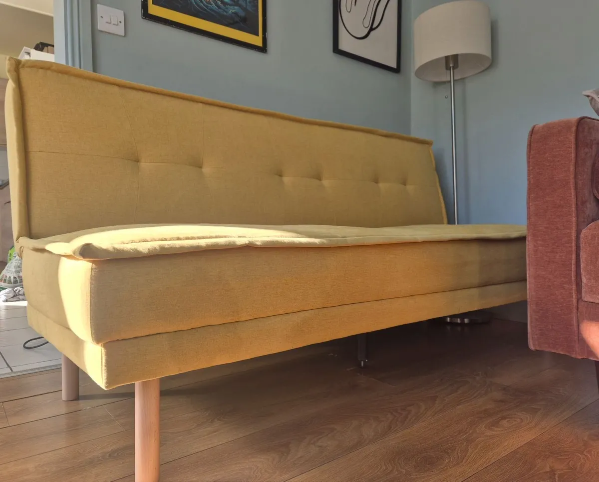 Couch/ sofa bed - Image 1