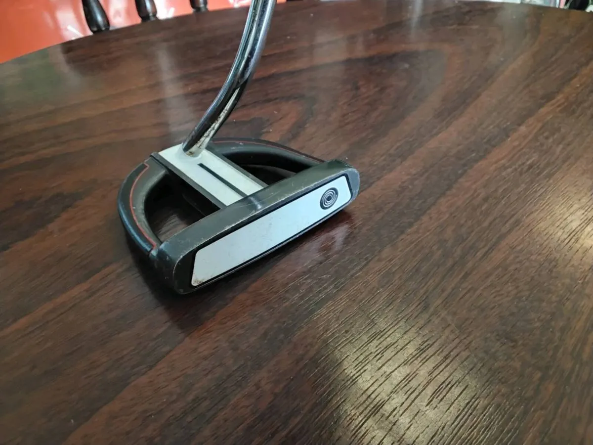 Odyssey BackStryke putter - Image 1