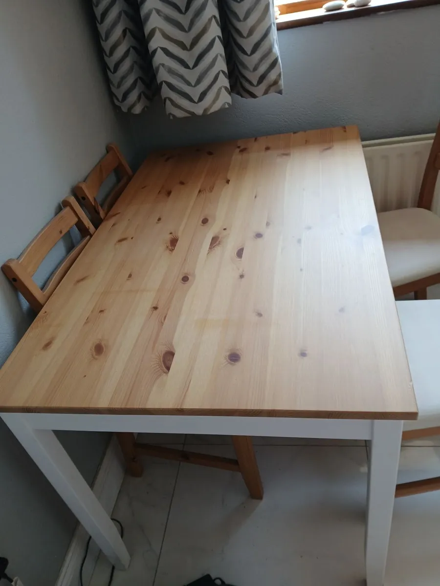 Kitchen table & 4 chairs - Image 3