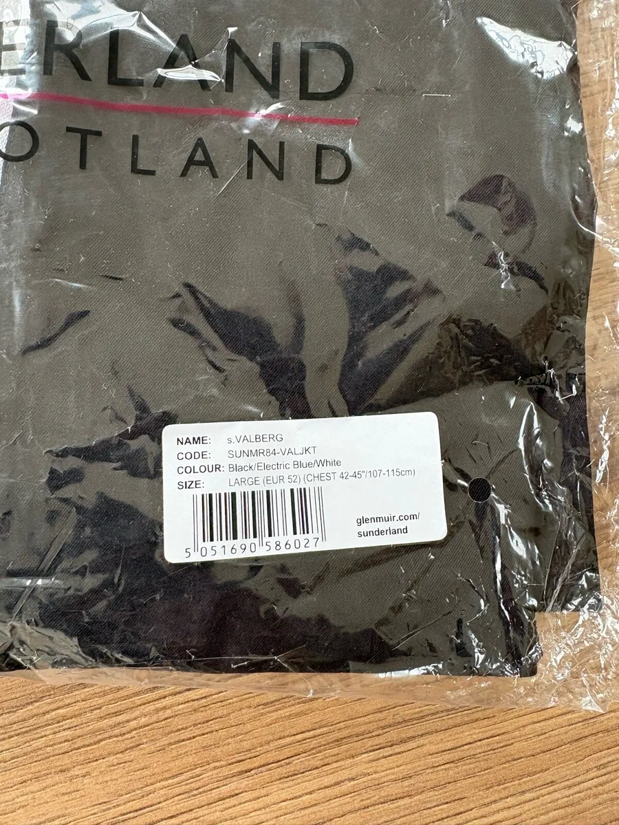 Sunderland Waterproof Jacket + Footjoy Glove - Image 2
