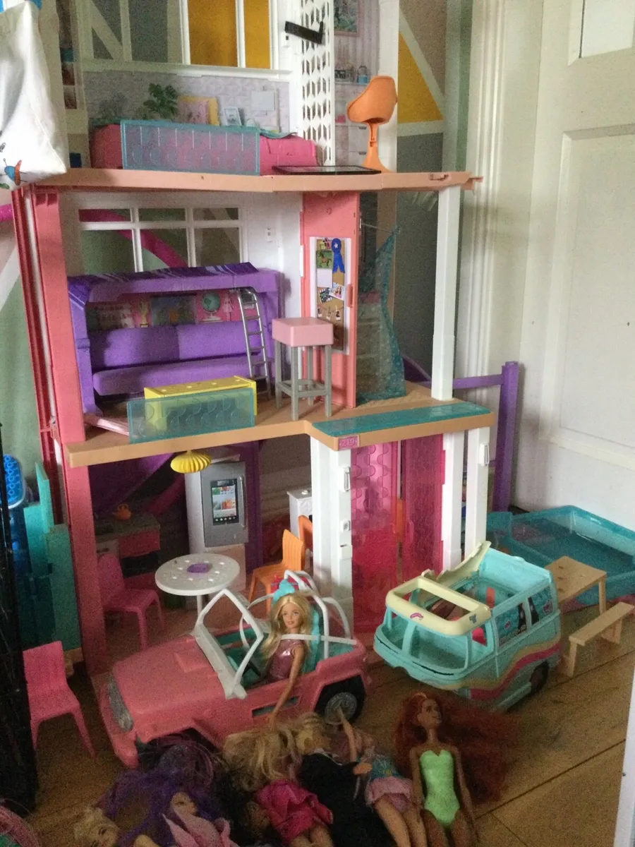 Barrie house,dolls and accessorises - Image 1