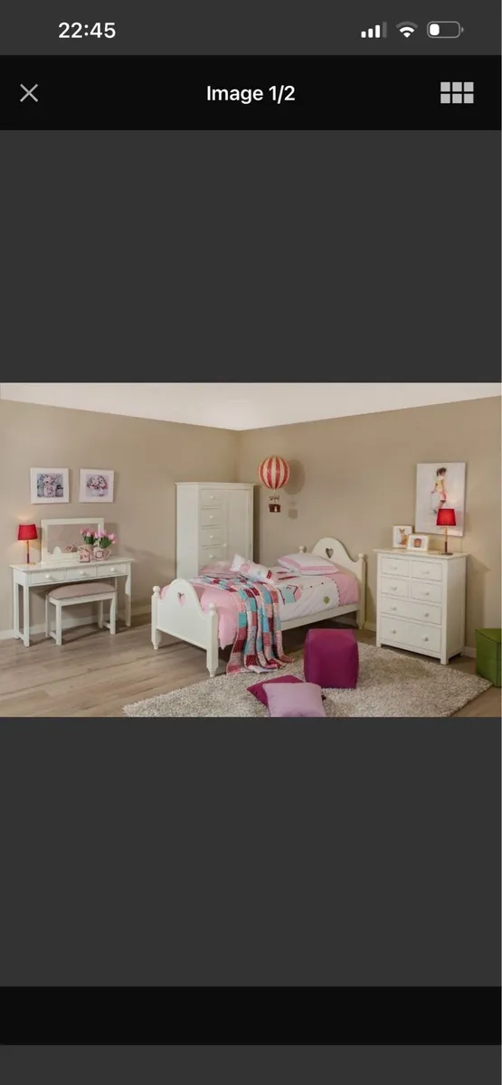 Single bed and new mattress ex living