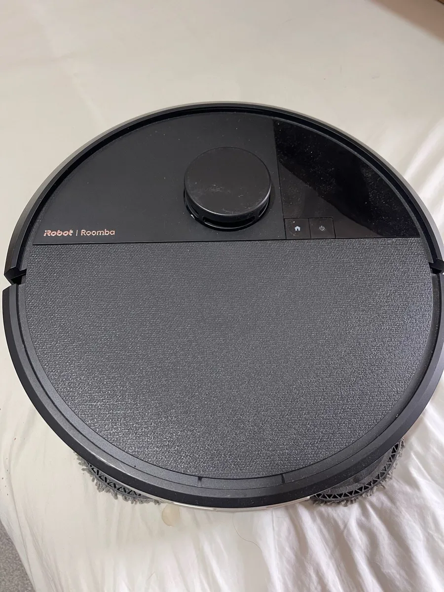 iRobot Roomba Plus 505 Combo + AutoWash Dock - Image 1