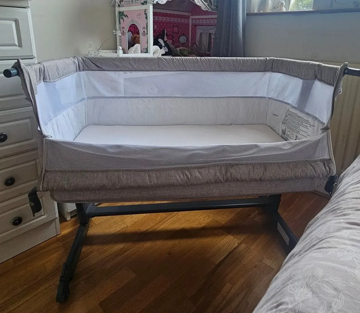 Babylo Nested Cozi Sleeper Bedside Cot Grey - Image 2