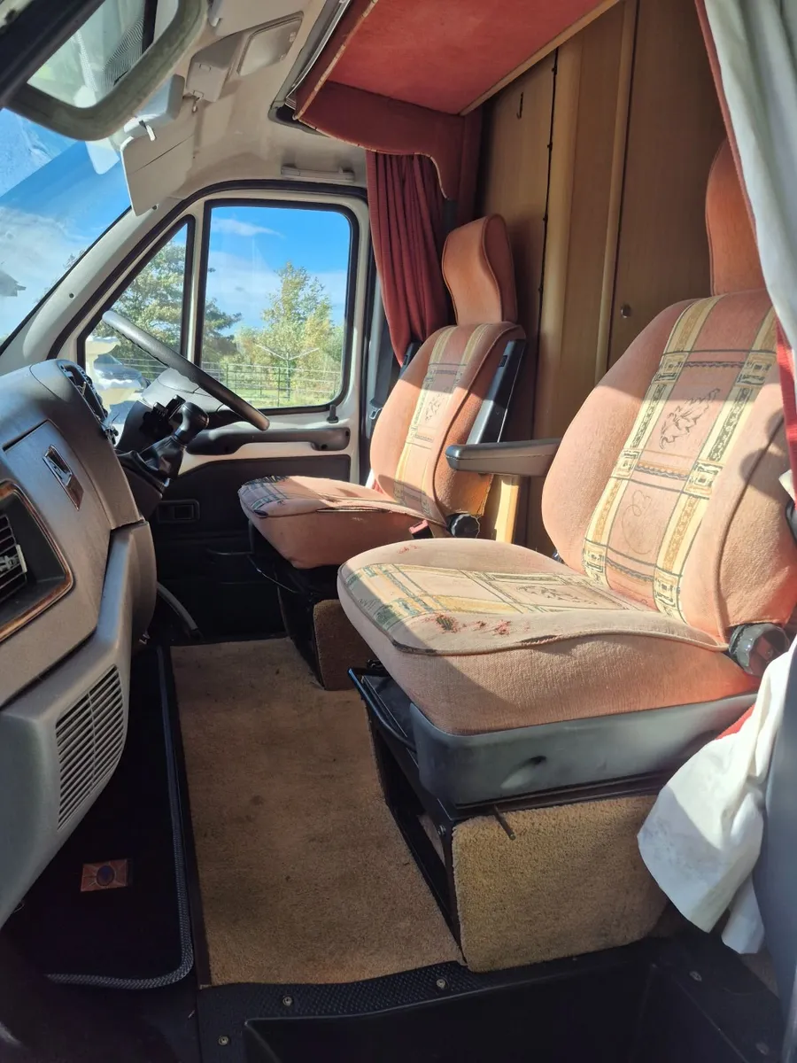 Camper van - Image 1