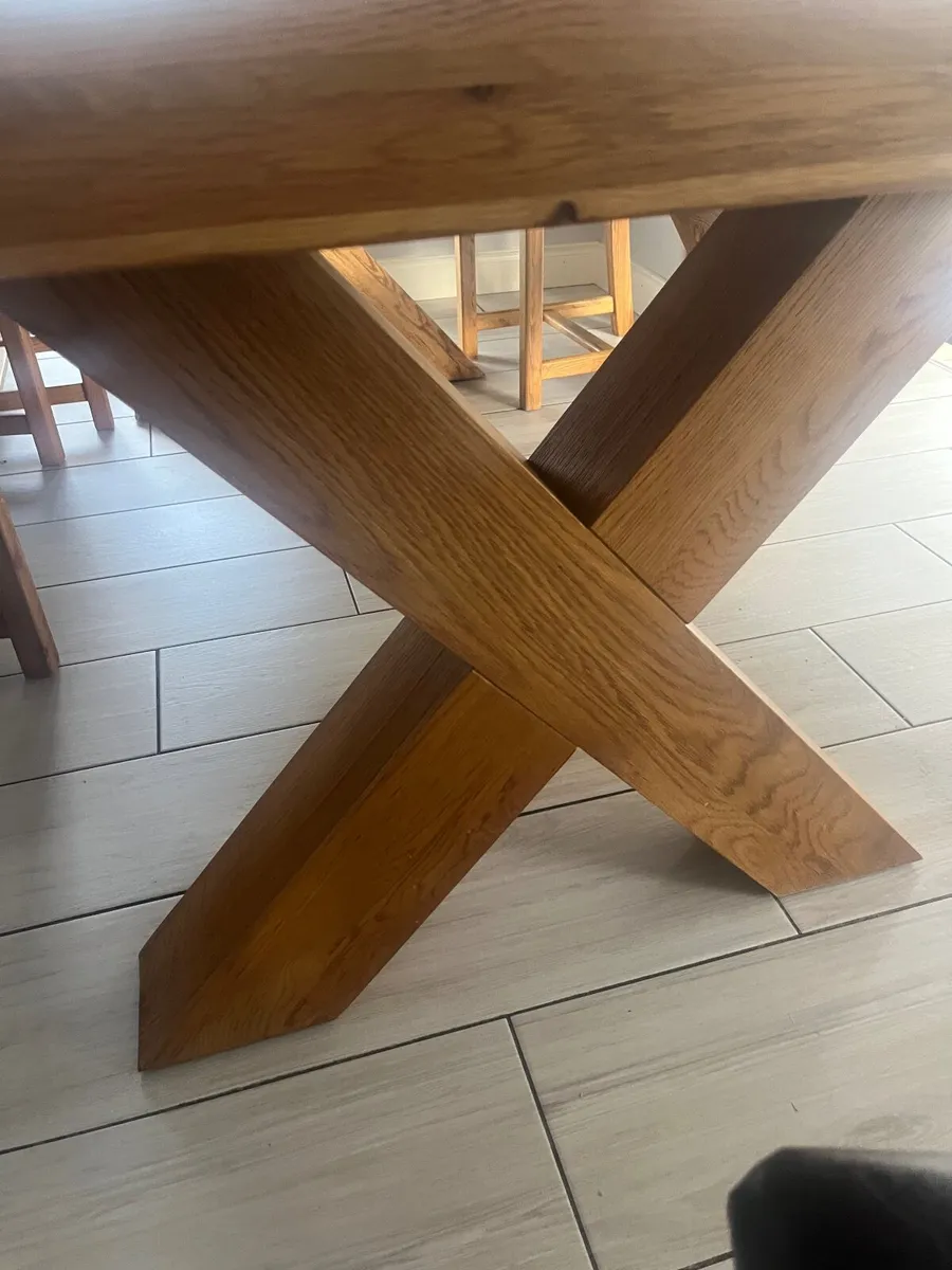 Table and chairs and bench - Image 4