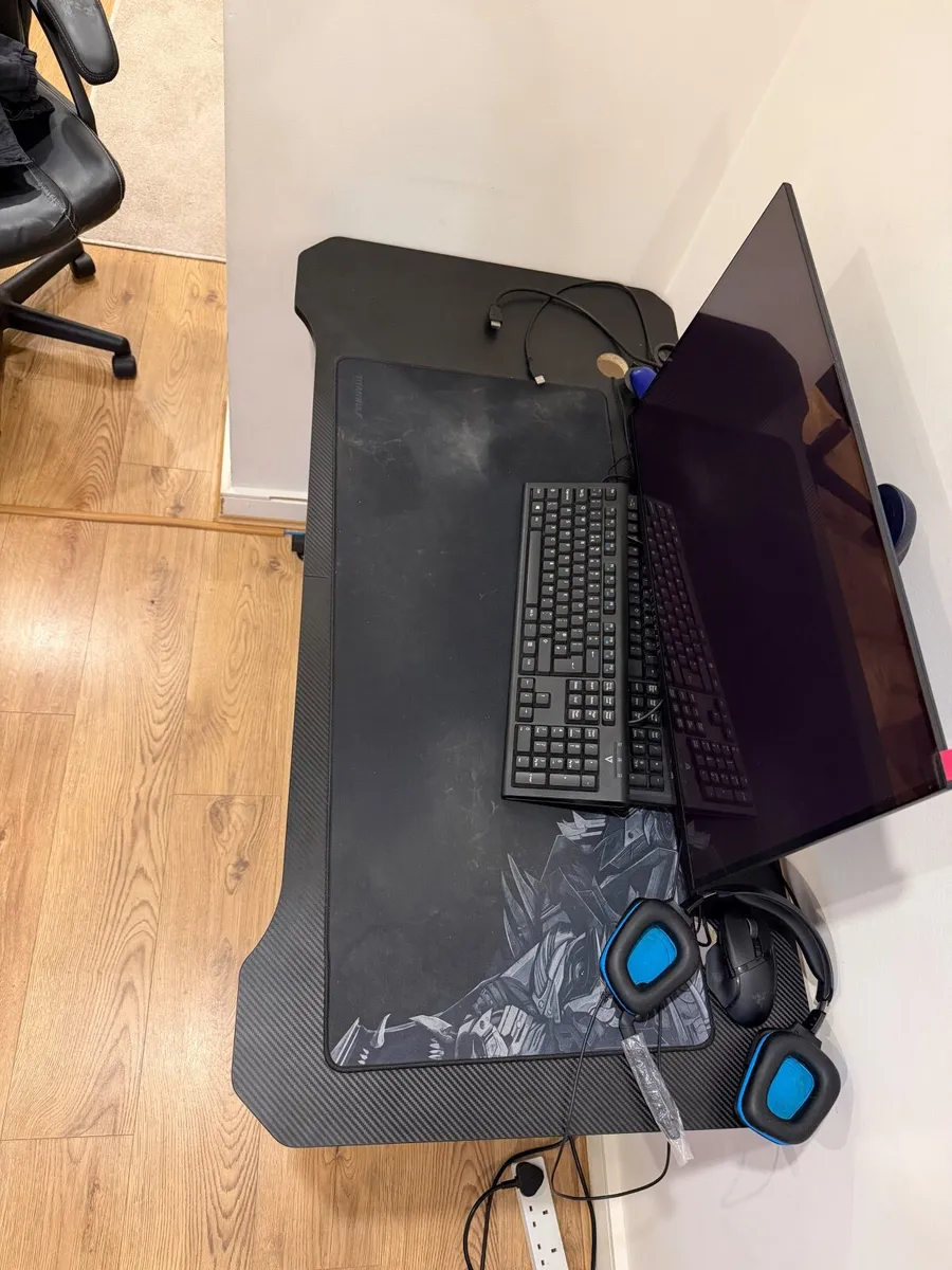 Gaming desk - Image 2