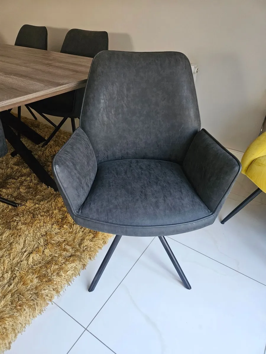 Modern Dining Table & 6 Grey Chairs - Image 3