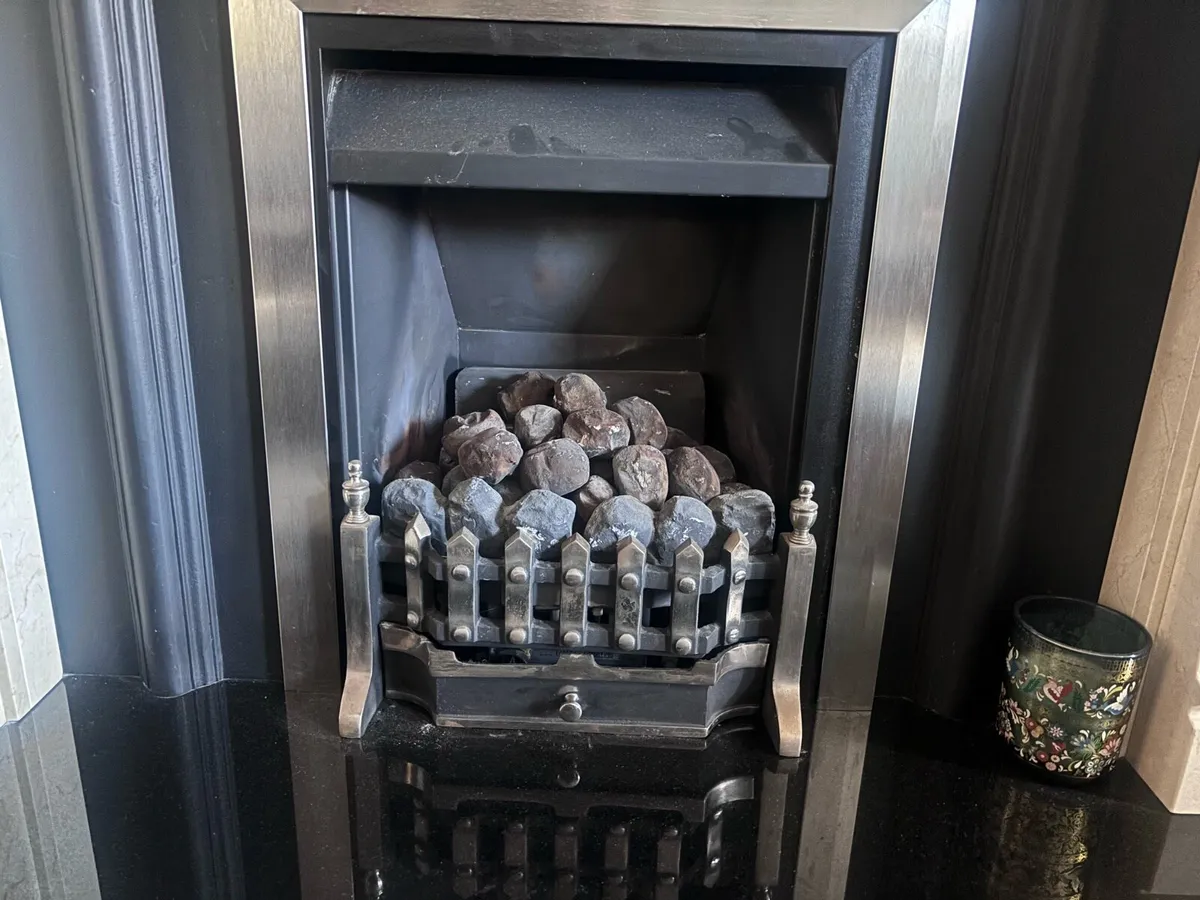 Gas fire - Image 1