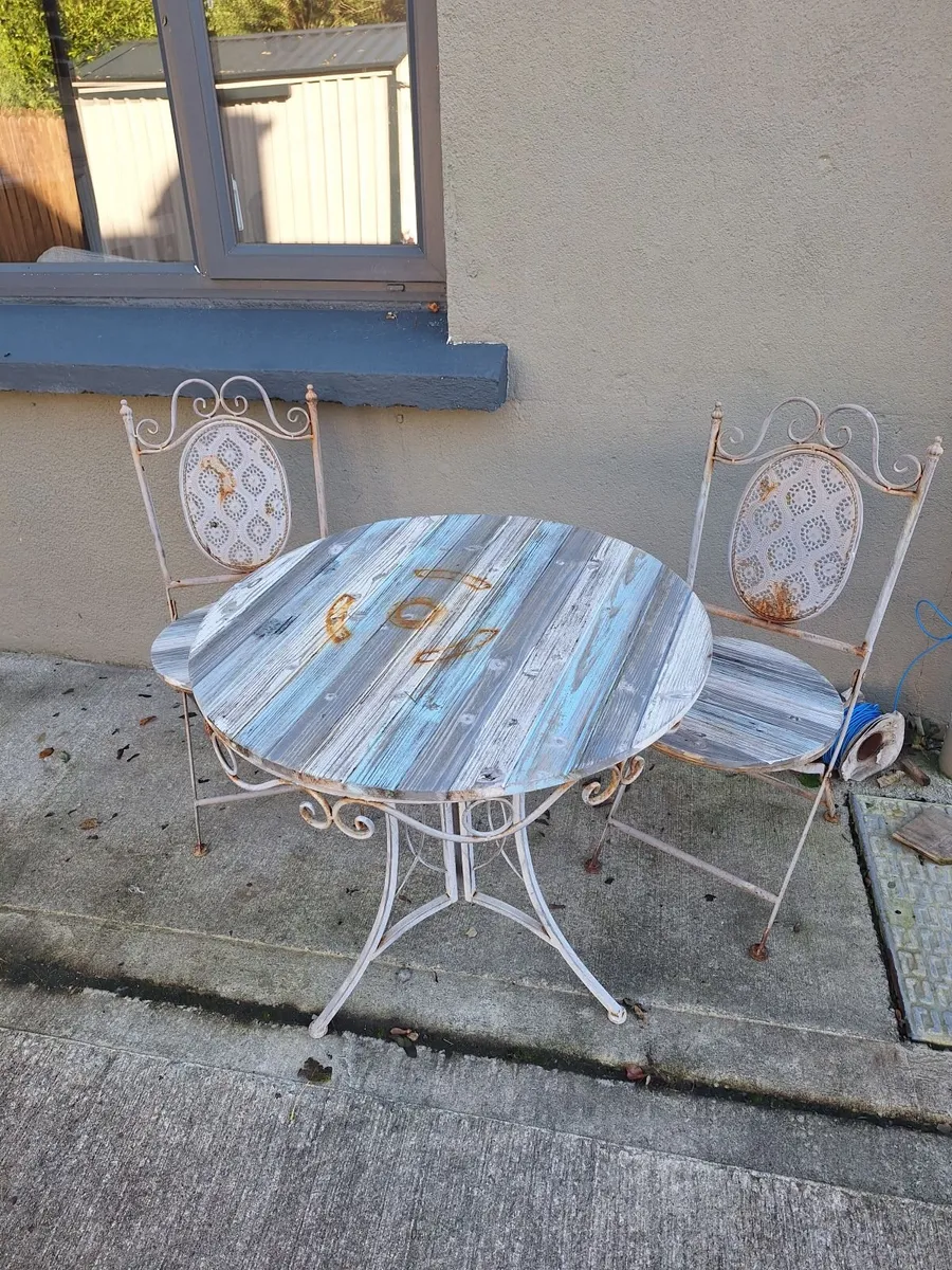 Outdoor furniture - Image 2