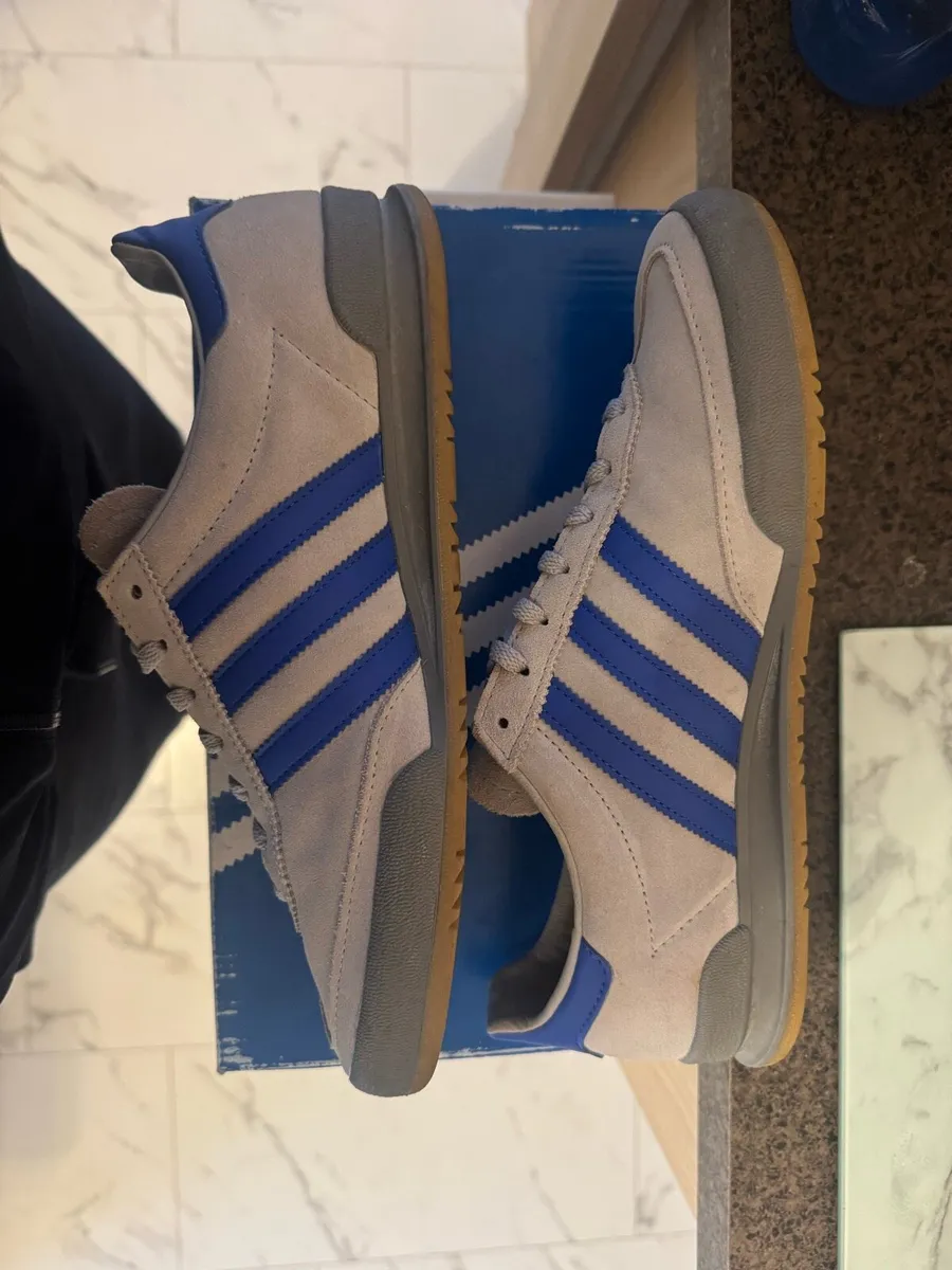Adidas jeans size uk8 - Image 3