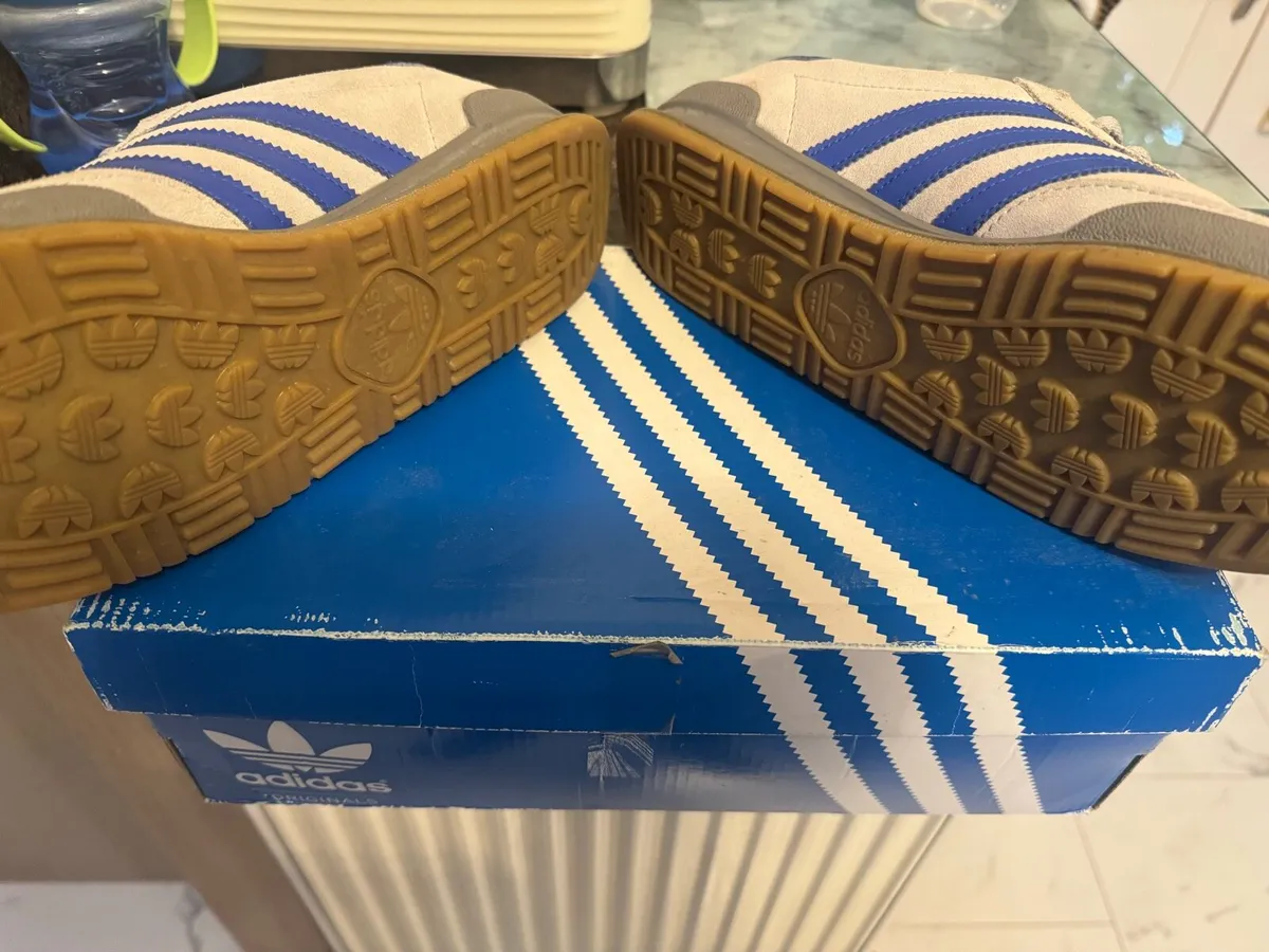 Adidas jeans size uk8 - Image 4