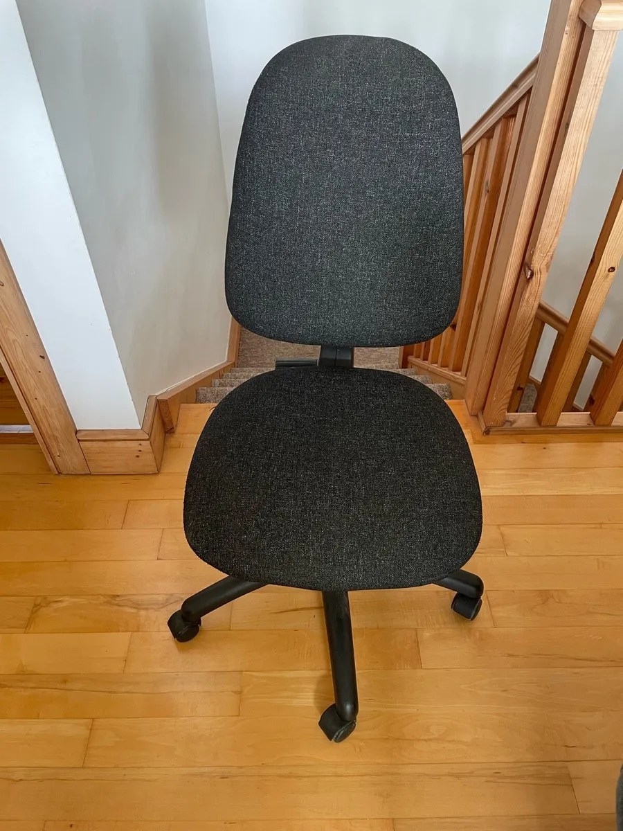 Office chair - Image 2