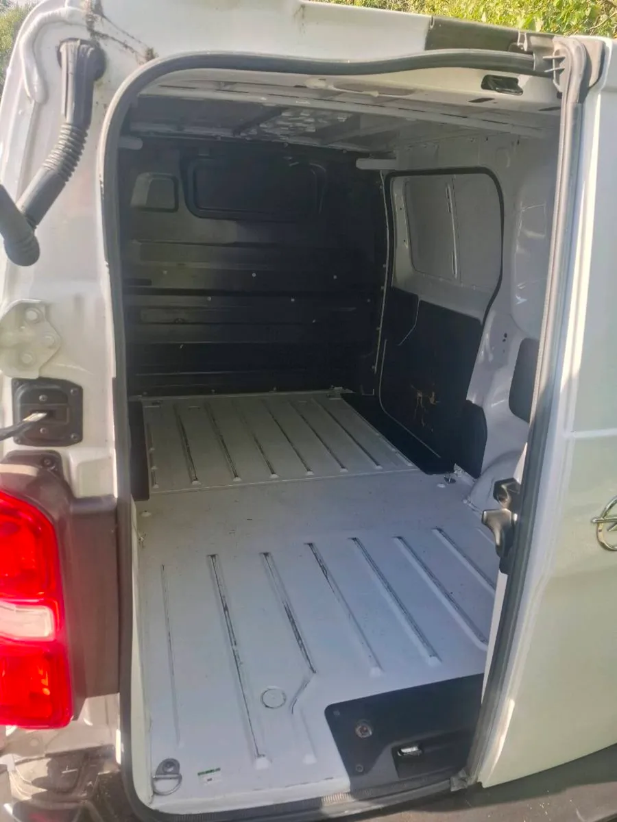 Opel Vivaro - Image 4