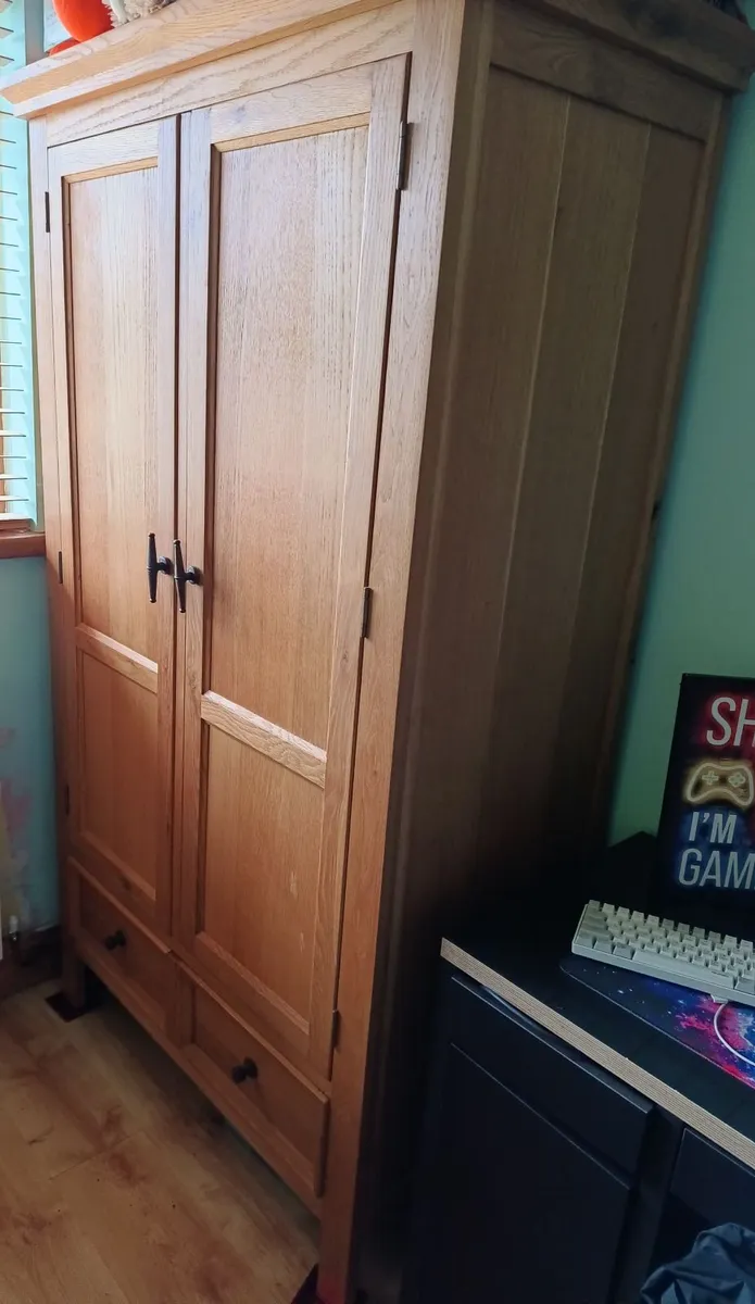 Solid oak wardrobe with matching lockers - Image 2