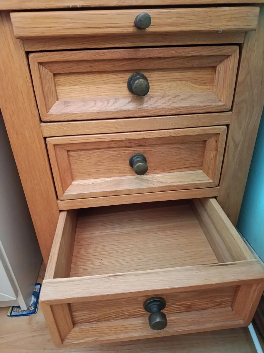 Solid oak wardrobe with matching lockers - Image 3